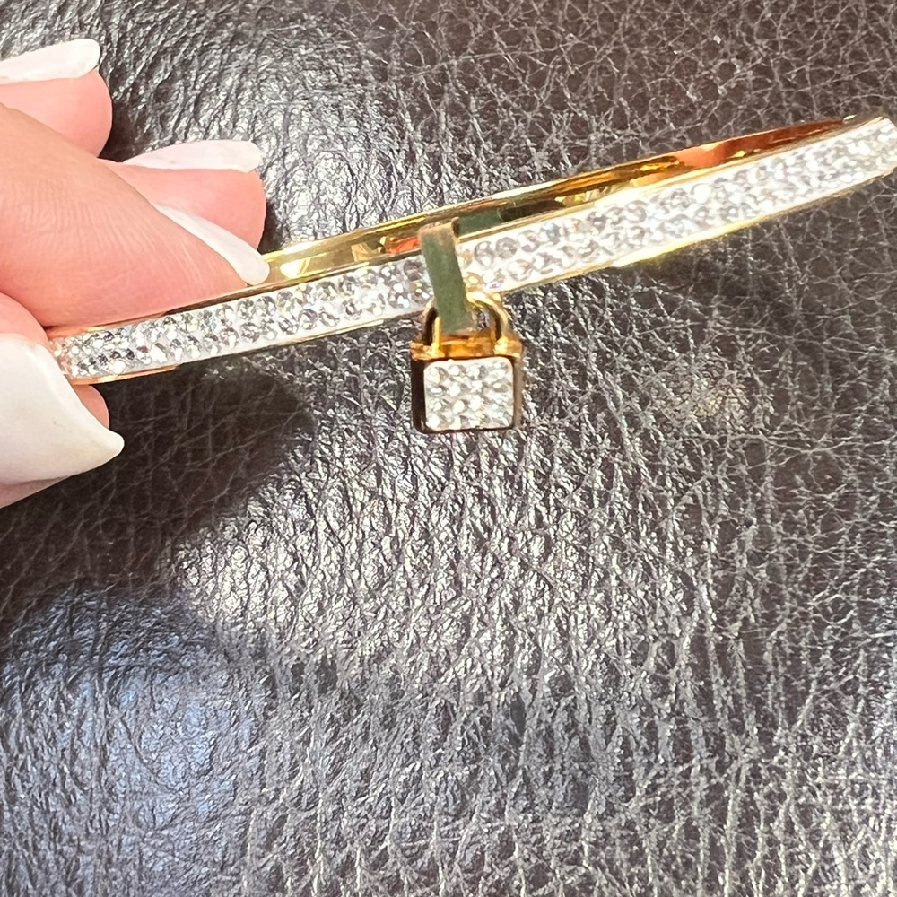 Elegant Gold Lock Charm Bangle Bracelet - Picture 4 of 9